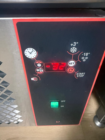 zamrażarka szokowa Tecnodom 10x GN 1/1