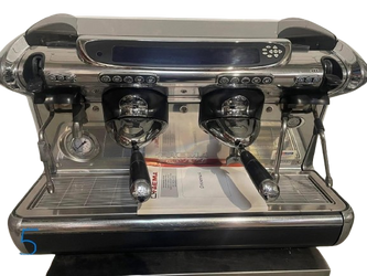 Ekspres do kawy automatyczny kolbowy ciśnieniowy Faema Emblema